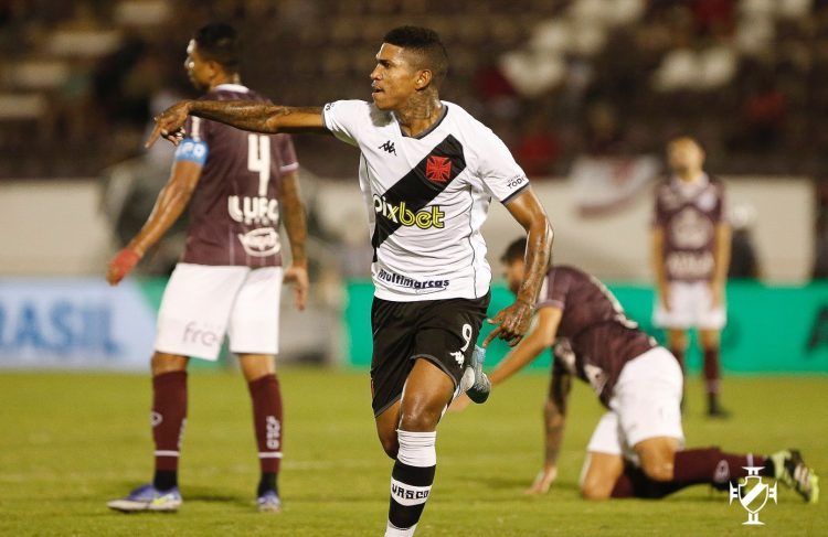 Vasco vence Ferroviária com gol de Raniel e avança na Copa do Brasil