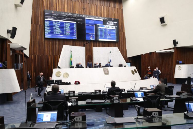 Aprovado projeto que autoriza continuidade a concursos públicos suspensos devido à pandemia