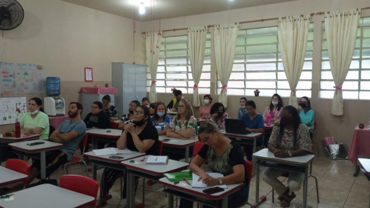 Encontro da CONAE contou com a  presença do professor Jacir Bombonato