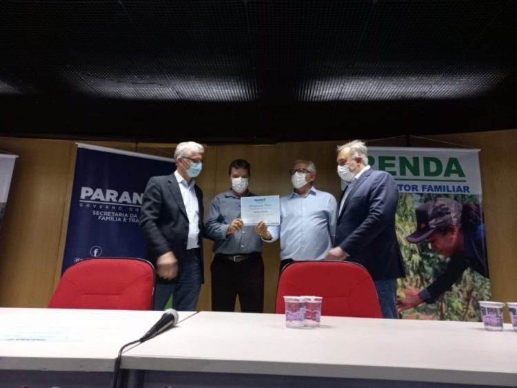Município recebe homenagem do Governo do  Estado pelo projeto “Renda do Agricultor Familiar”