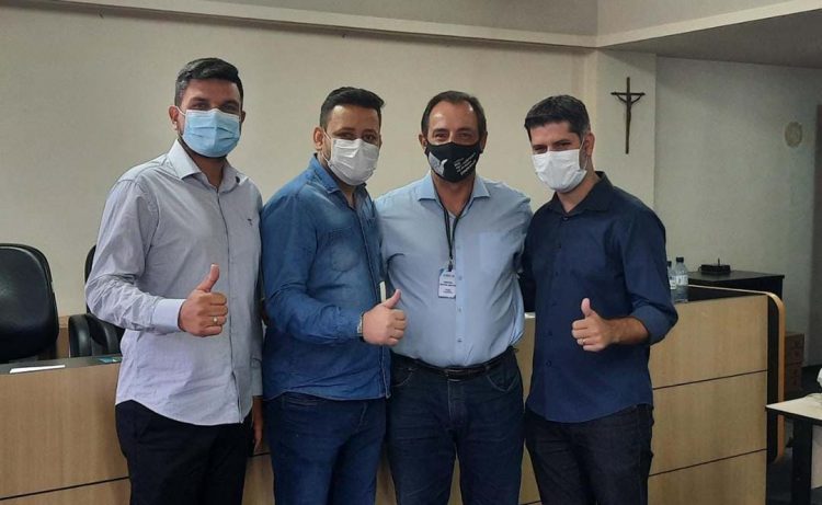 Prefeito Alex Fernandes participa de reunião na sede do Paraná Turismo