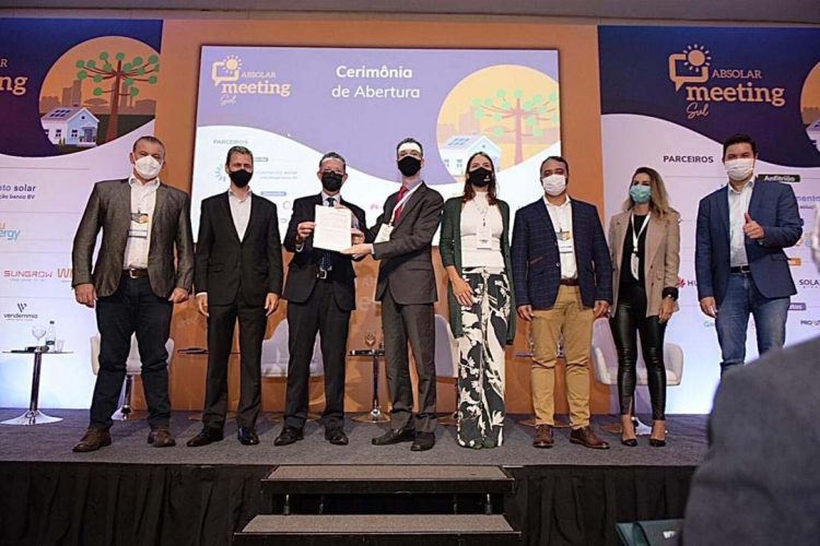 Assinado acordo para atração de novos  investimentos com uso de energia solar