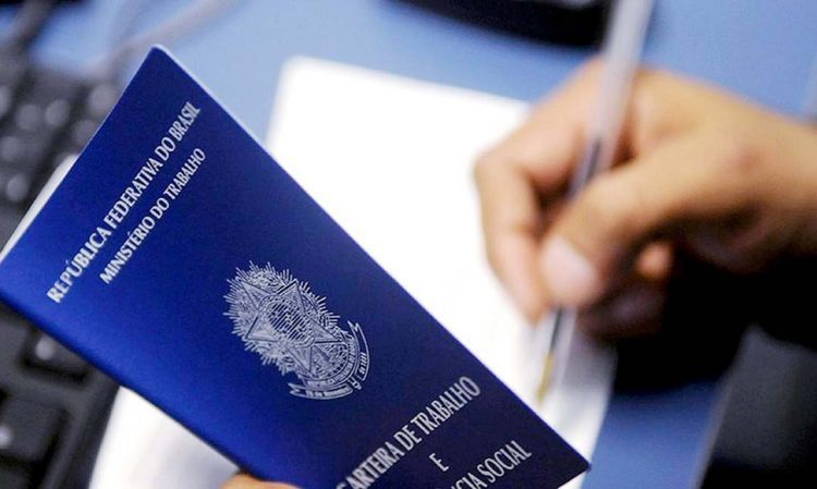 Taxa de desemprego recua para 11,2% em janeiro, diz IBGE