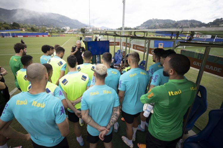 Brasil terá mudanças para enfrentar Bolívia