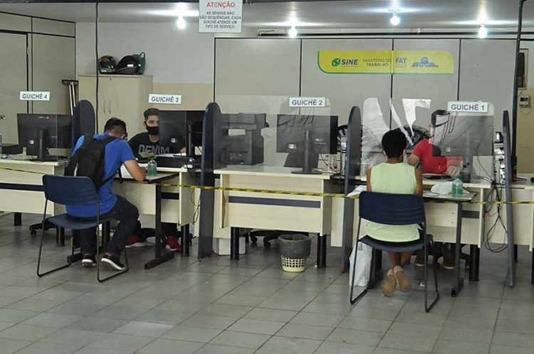 Agência do Trabalhador anuncia 175 vagas de emprego em Paranavaí