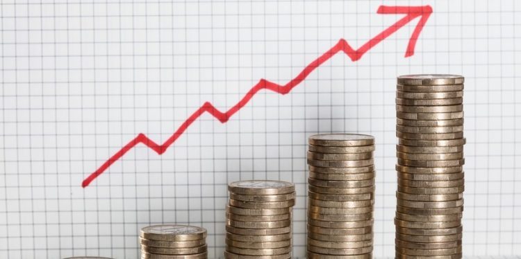 Mercado aumenta projeção da inflação para 6,59% este ano