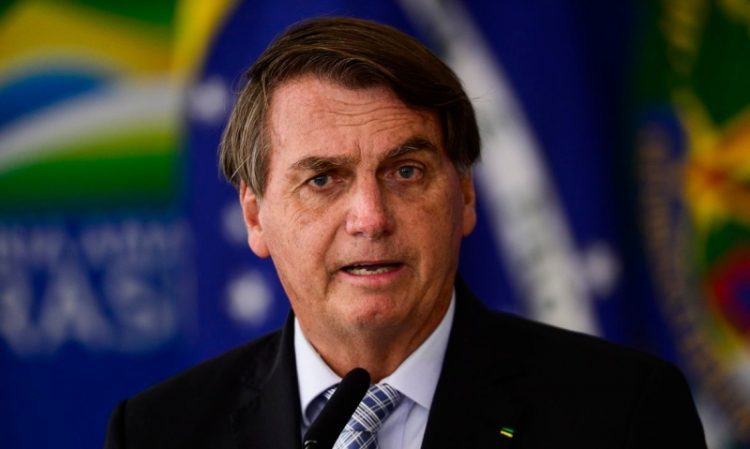 Bolsonaro defende revisão de política de preços para conter alta dos combustíveis
