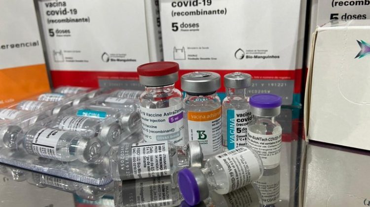 59,7 mil vacinas do novo lote do  Ministério da Saúde chegam ao Paraná