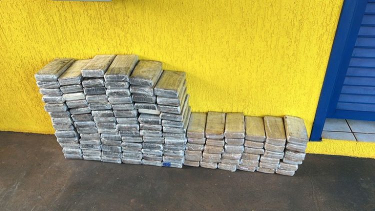 ASSISTA: PRF apreende 89 quilos de cocaína em Campo Mourão