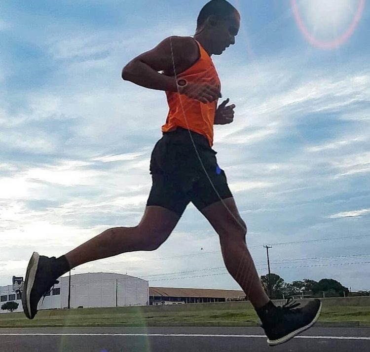 Atleta de Paranavaí disputa prova com duração de 24 horas em Toledo