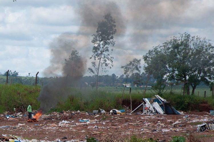 Prefeitura informa que fechamento do buracão da Vila Operária foi adiado