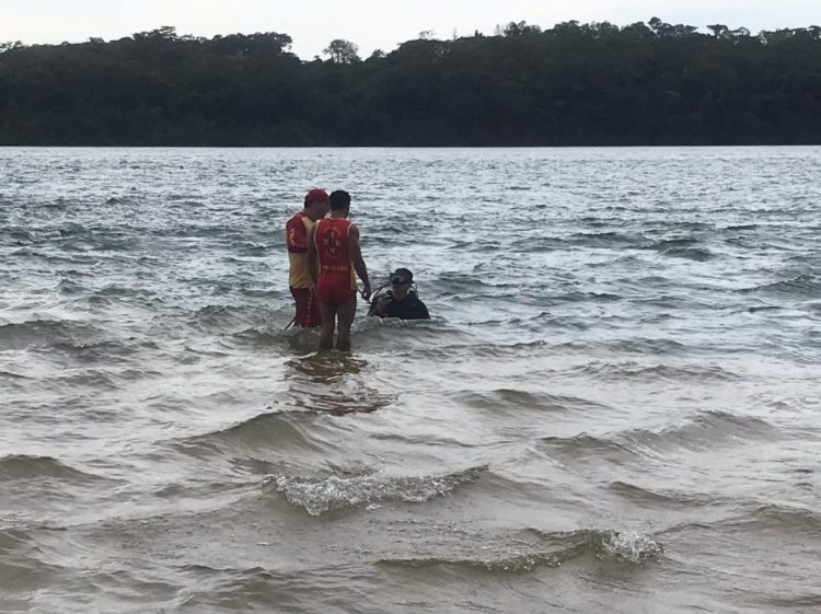 Após quatro dias de buscas, Bombeiros encontram corpo de banhista desaparecido