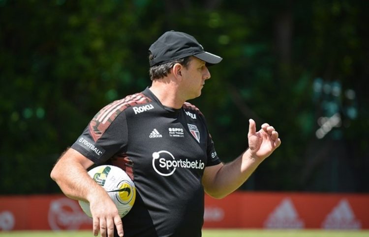 Ceni se preocupa com desgaste, mas promete ‘melhor São Paulo’ em jogo contra Juventude