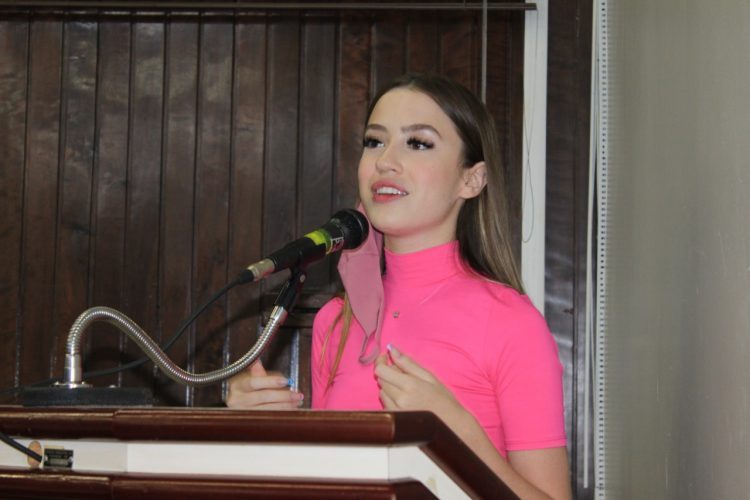 Vereadora Maria Clara estimula a  participação dos jovens nas eleições