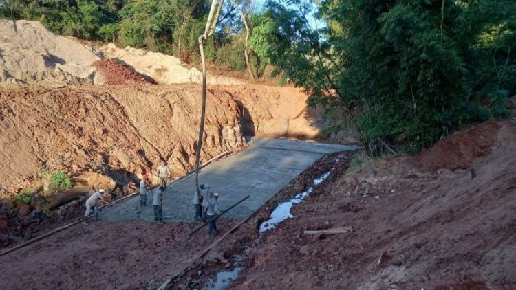 Iniciada obra de drenagem e pavimentação da Rua Rio Grande do Sul em Paranavaí
