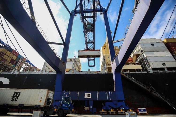 Exportações do Paraná crescem em março