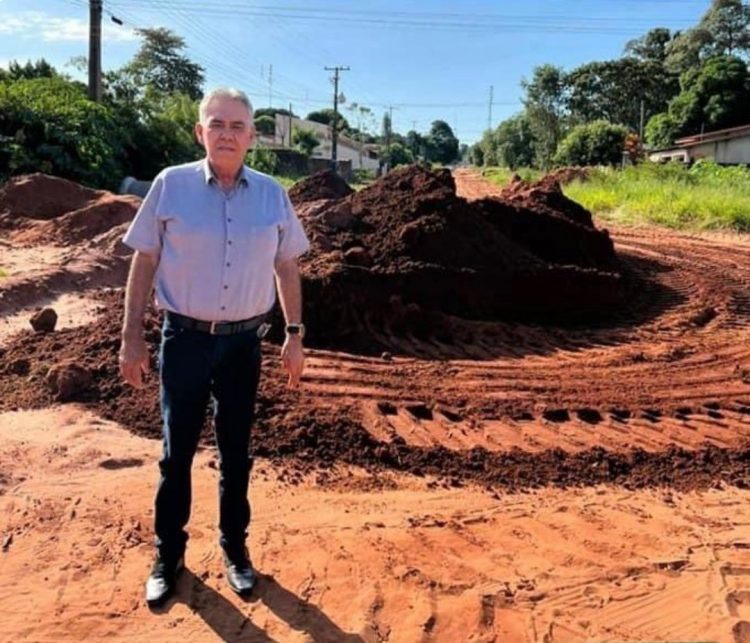 Prefeito acompanha andamento de diversas obras no município