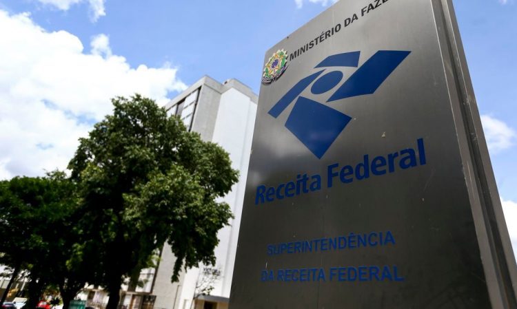 Arrecadação de tributos de R$ 164,15 bi é a maior de março desde 2000