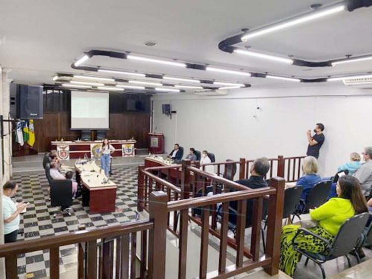 Consultoria entrega resultados de estudos sobre o Plano de Saneamento Básico