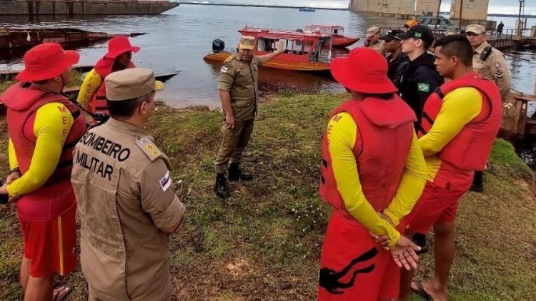 Paraquedista morre e outro está desaparecido em Manaus após ventania