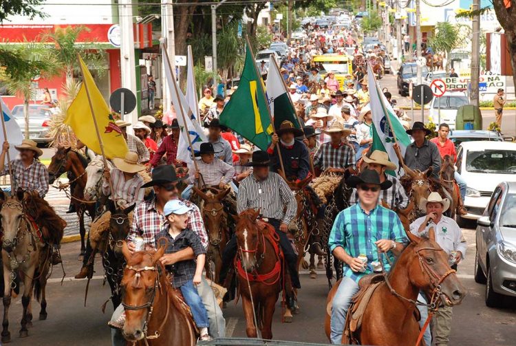 Sábado tem a 15ª edição da tradicional Cavalgada da ExpoParanavaí 2022