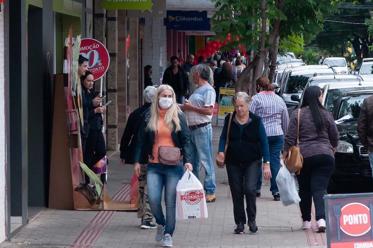 Comércio de Paranavaí abre em horário estendido hoje e amanhã
