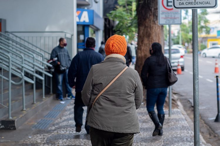 Queda de temperatura a partir desta noite intensifica o frio em Paranavaí