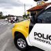 Motorista bate em árvore e deixa 6 pessoas feridas