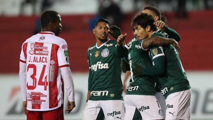 Palmeiras goleia com recorde de Veiga e está nas oitavas da Libertadores