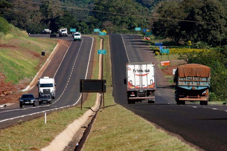 Paraná prepara fiscalização de cargas pesadas com balanças nas rodovias estaduais