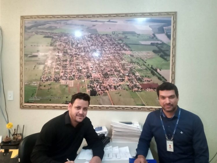 Prefeito Alex Fernandes assina convênios com a Sanepar