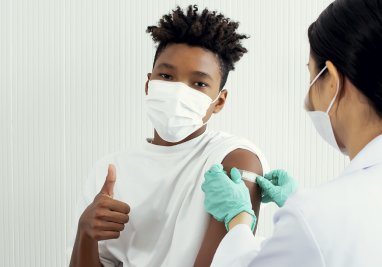 Adolescentes de 12 a 17 anos já podem tomar dose de reforço contra Covid nas UBSs de Paranavaí