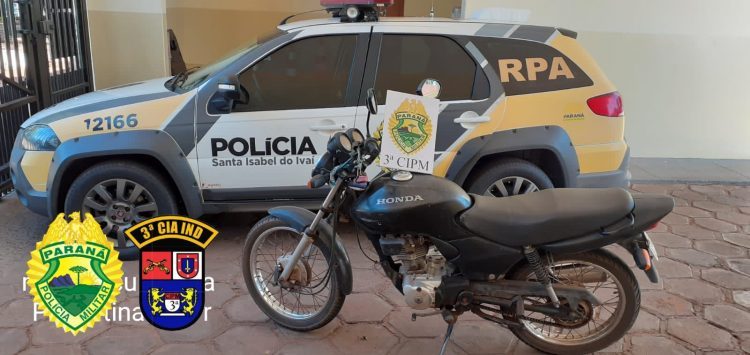 Polícia Militar recupera moto furtada e apreende uma porção de maconha