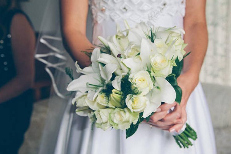 Ex-noiva promove festa badalada de “descasamento” no Paraná