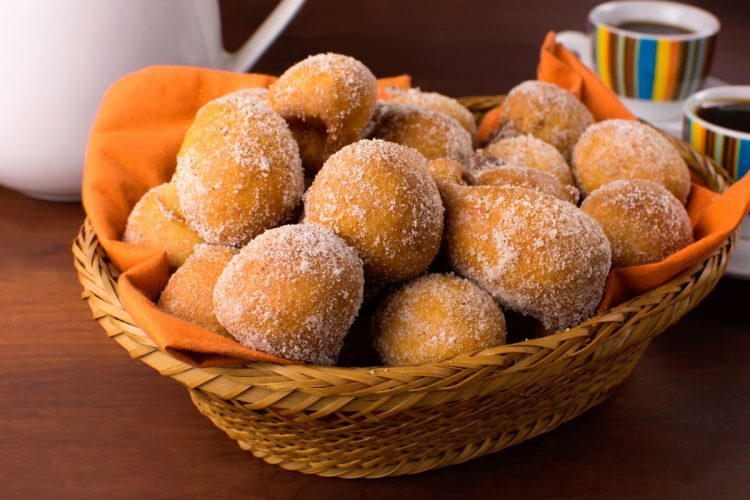 Dia de chuva combina com… bolinho de chuva!
