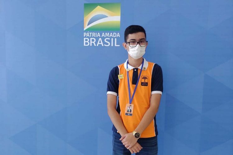 Em Brasília, estudante da rede estadual paranaense é senador por uma semana