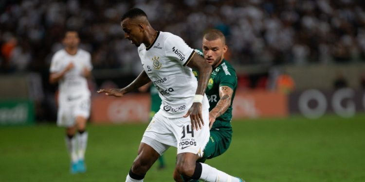 Corinthians joga mal, é derrotado pelo Cuiabá e pode perder liderança do Campeonato Brasileiro