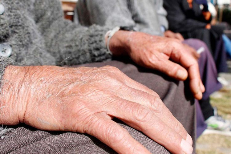 Governo do Estado reforça canais de denúncia de violações dos direitos da pessoa idosa