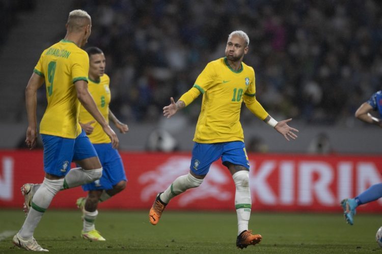 Torcedores se irritam e veem ranço de Galvão com Neymar contra o Japão