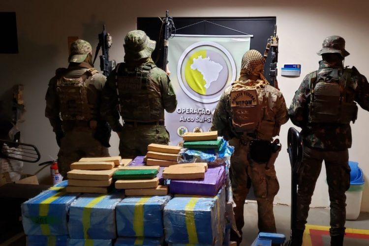 Operações policiais apreendem grandes quantidades de drogas