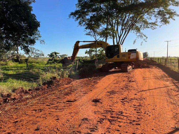 Município realiza serviços de restaurações em estrada rurais