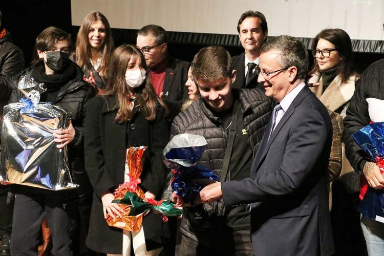 Estado avança em plano contra as drogas e  premia iniciativas de conscientização dos jovens