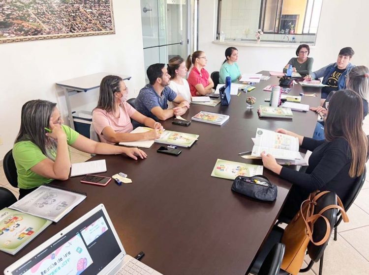 Município firma parceria para implantação de programa de educação empreendedora