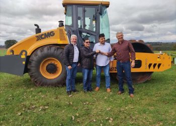 Prefeitura recebe rolo compactador para estradas rurais
