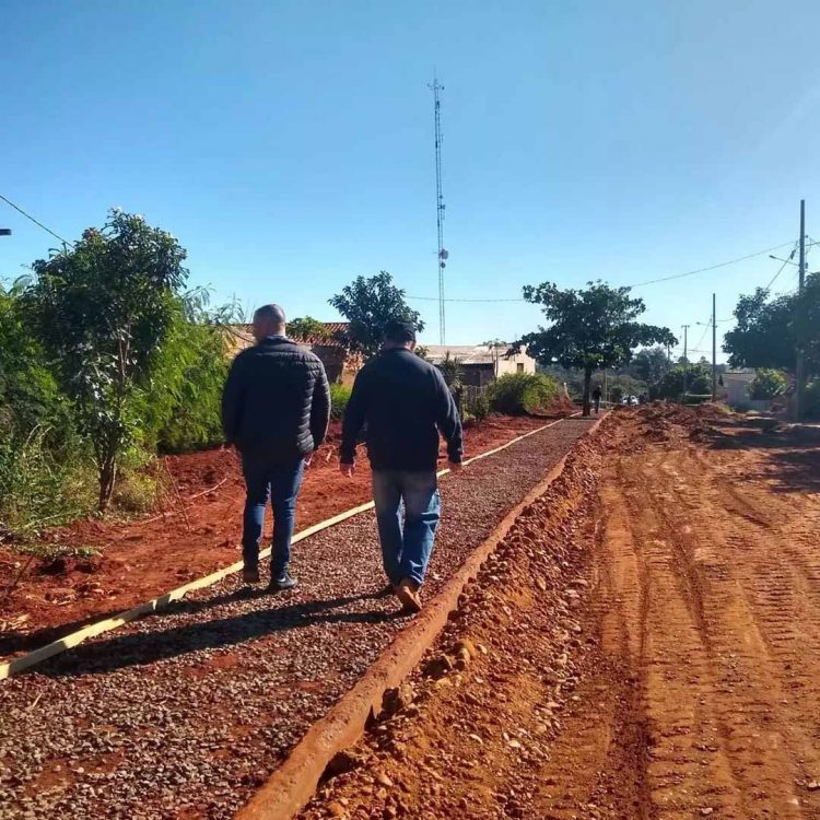Município realiza pavimentação no Conjunto Jardim das Pedras