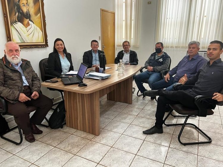 Prefeito faz reunião com representantes do Senai sobre o Programa Brasil Mais