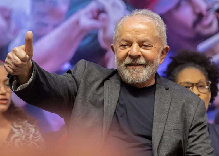 Lula cancela atividades da pré-campanha após contrair Covid