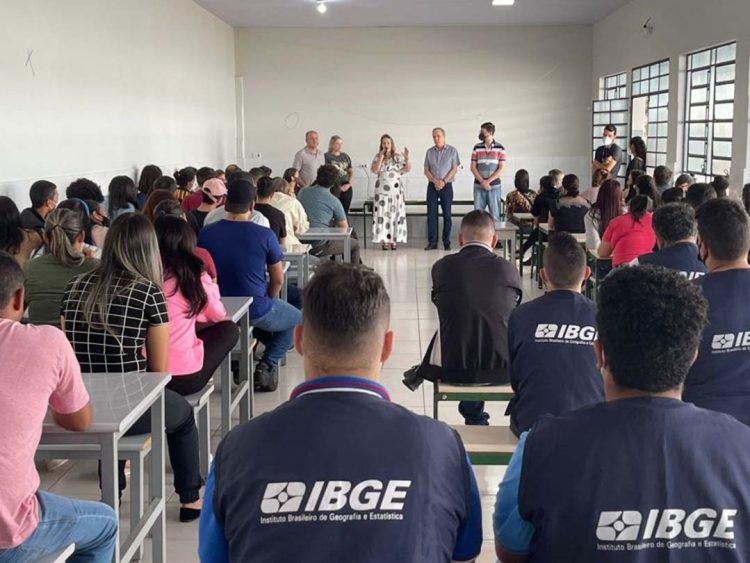 Representantes do município se reúnem com recenseadores do IBGE