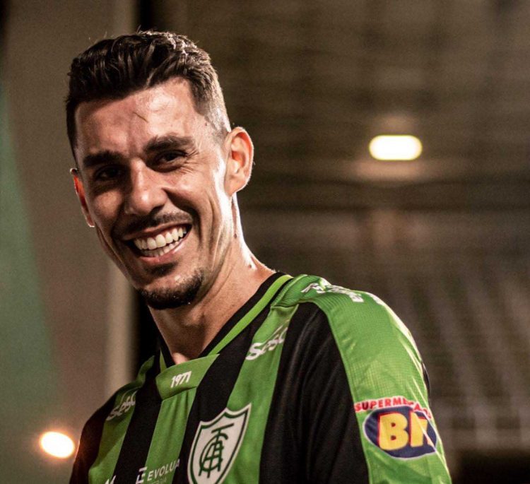 Danilo Avelar marca primeiro gol com a camisa do América Mineiro