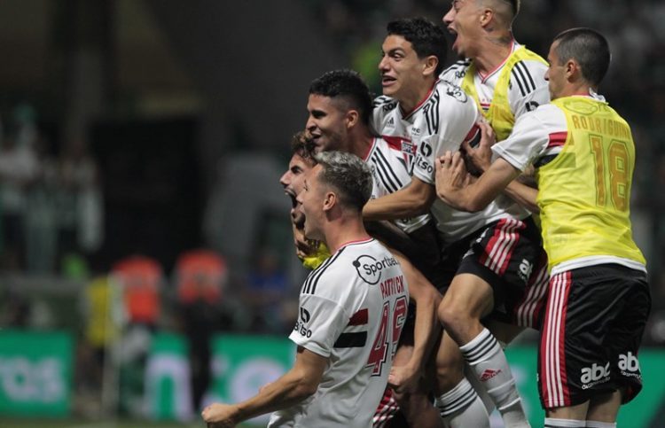 São Paulo elimina Palmeiras nos pênaltis e vai às quartas na Copa do Brasil